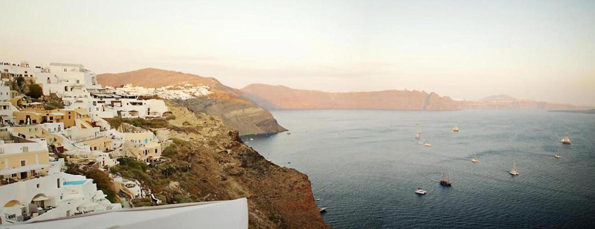 Ilivatos - Elegant Villa On The Caldera'S Edge Oia  Bagian luar foto