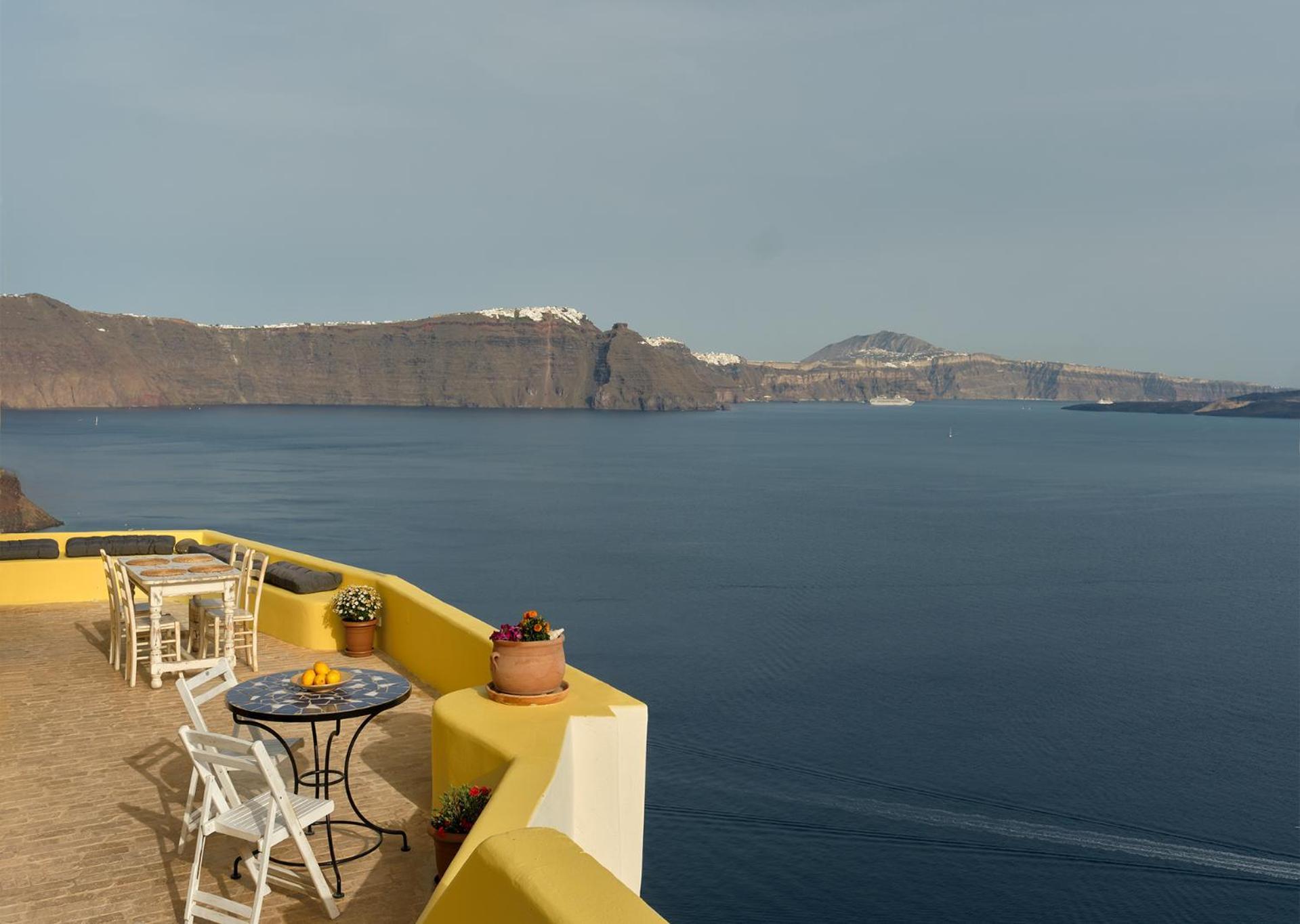 Ilivatos - Elegant Villa On The Caldera'S Edge Oia  Bagian luar foto