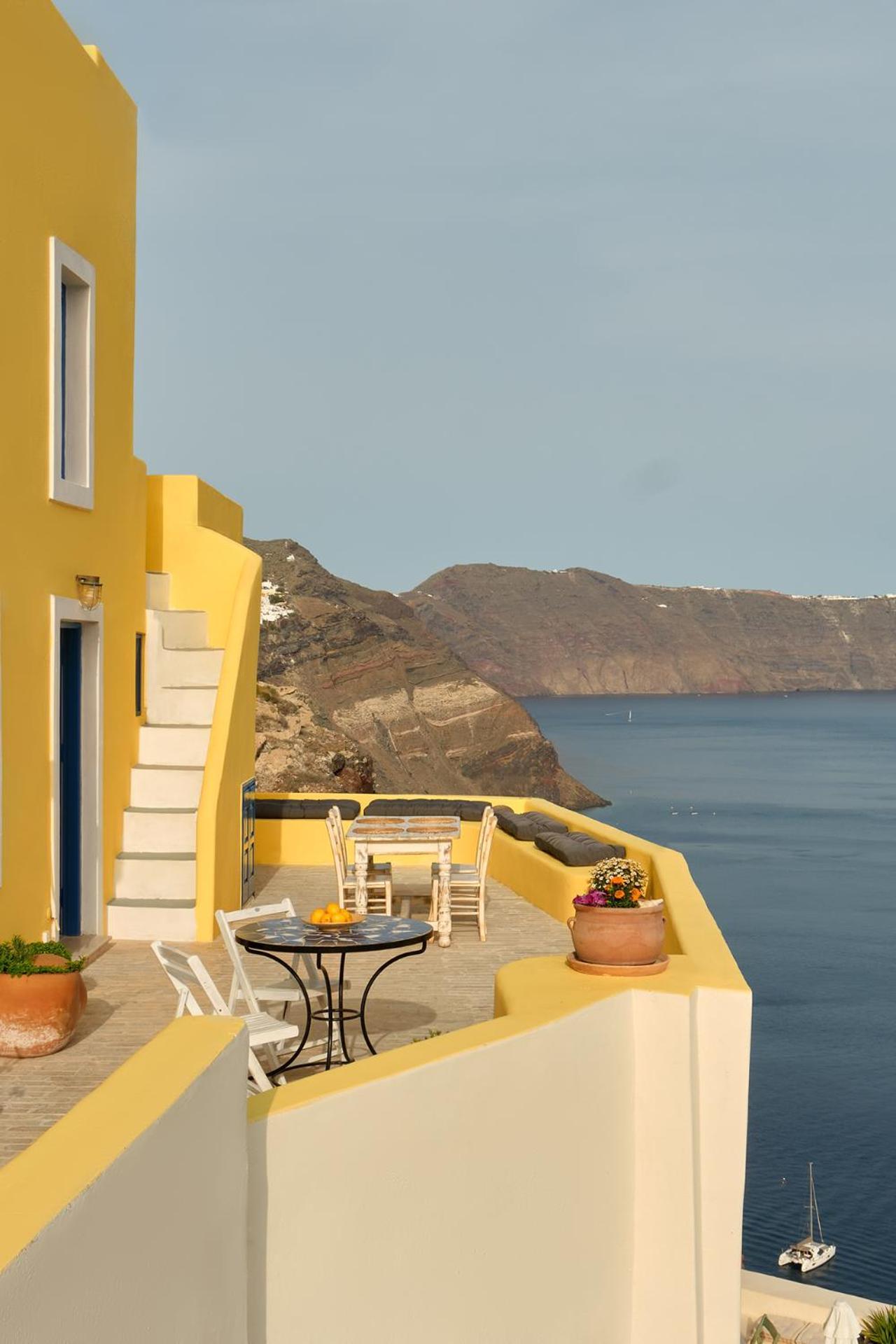 Ilivatos - Elegant Villa On The Caldera'S Edge Oia  Bagian luar foto