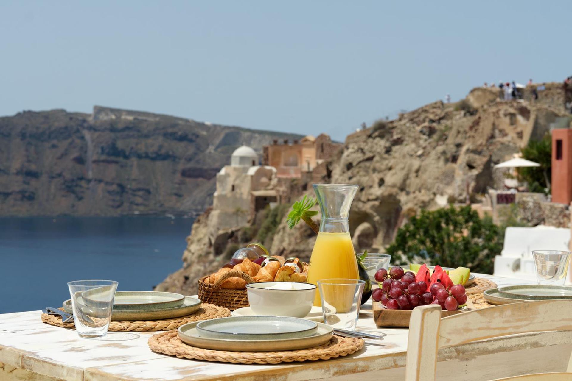 Ilivatos - Elegant Villa On The Caldera'S Edge Oia  Bagian luar foto
