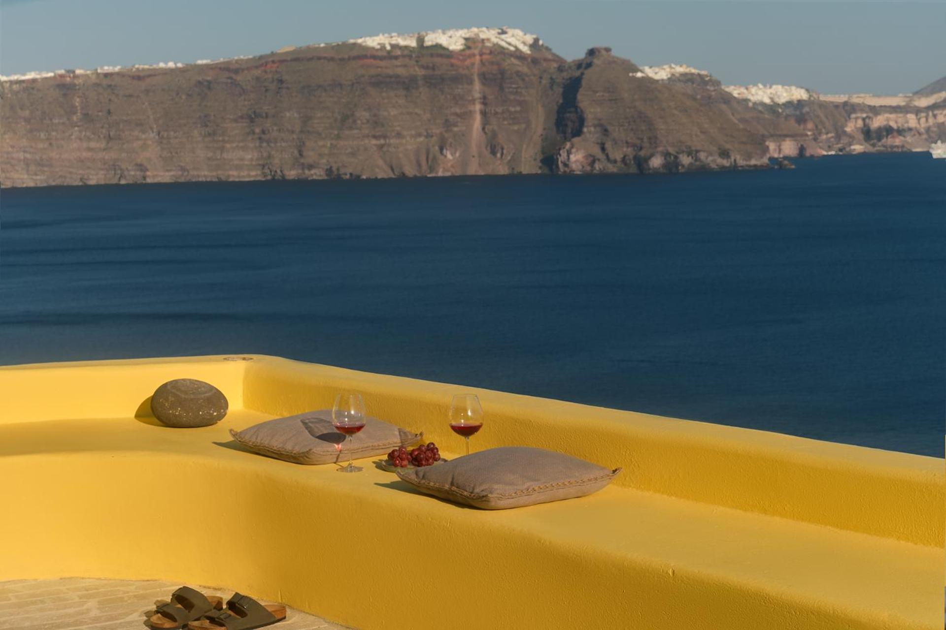 Ilivatos - Elegant Villa On The Caldera'S Edge Oia  Bagian luar foto