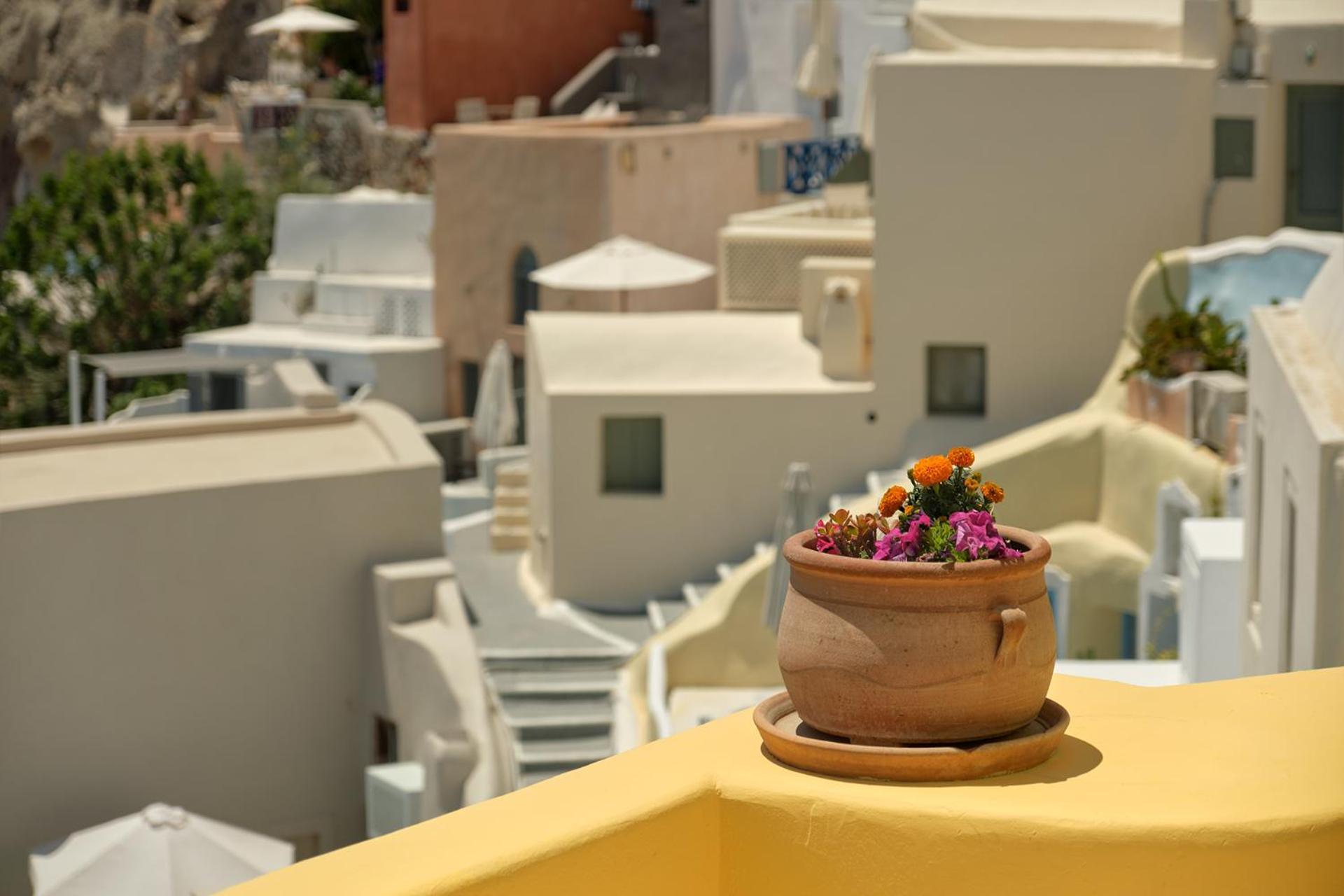 Ilivatos - Elegant Villa On The Caldera'S Edge Oia  Bagian luar foto